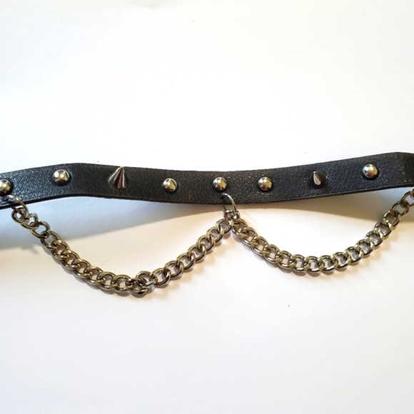 Solid Black Choker Goth Punk Silver Spikes Chains Adjustable Strap/Size Necklace - Picture 3 of 4